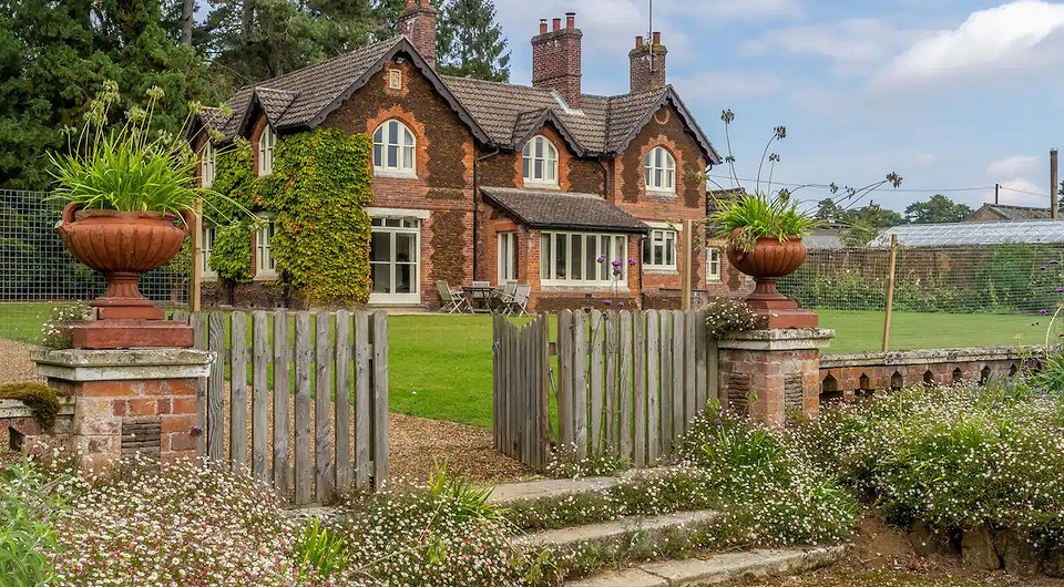В Англии можно арендовать дом на территории Сандрингемского дворца королевы Елизаветы II