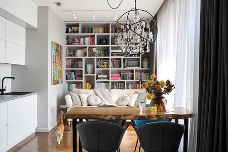 Нью-Йорк с французским акцентом: квартира в Екатеринбурге для девушки 