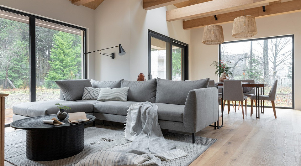 Натуральные материалы и минимализм в основе: одноэтажный дом 111 кв. м для молодой семьи Натуральные материалы и минимализм в основе: одноэтажный дом 111 кв. м для молодой семьи