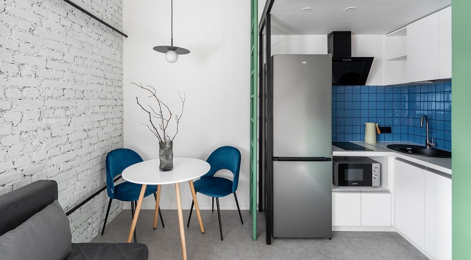 Как дизайнер увеличила площадь 20-метровых апартаментов в 1,5 раза и оформила визуально просторный интерьер