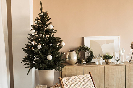 Как украсить елку в 2024 году: идеи, которые привлекут удачу, и 80 актуальных фото