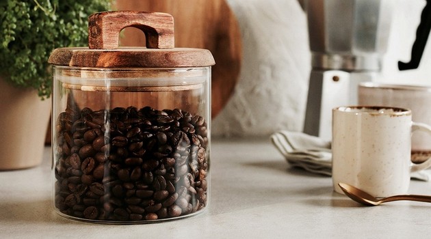 Хранение кофе дома: как и где хранить разные виды, сроки и правила