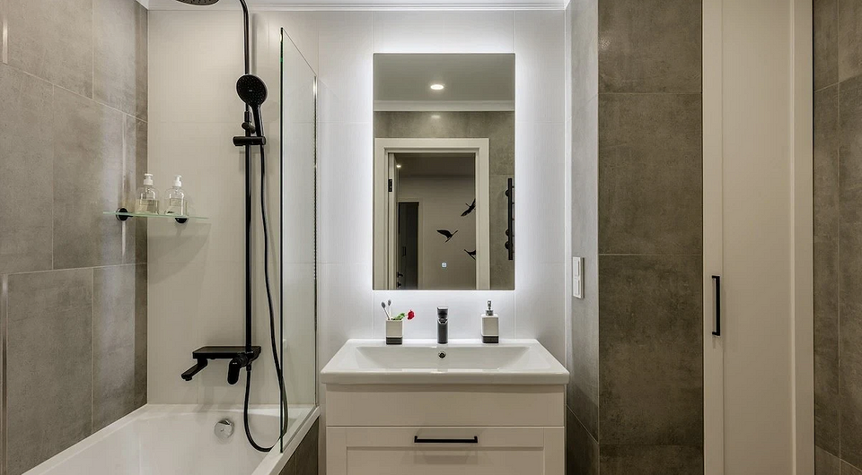 Зеркало в ванную: 6 важных критериев выбора и 98 стильных фото в интерьере