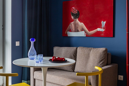 Без шаблонов: маленькая квартира 38 кв. м в ярких цветах