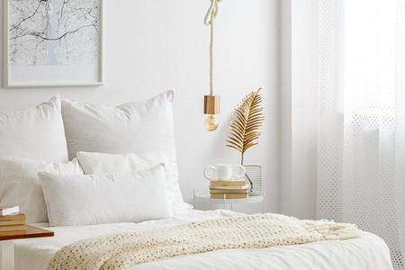 Белая спальня: советы по оформлению, подходящие стили и обзор проектов (104 фото)