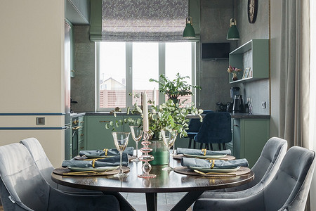 Уютный загородный дом 157 кв. м с цветным интерьером 