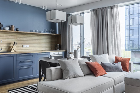 Яркие цвета и бюджетные решения: квартира 50 кв. м для аренды, которую сдали за один час 