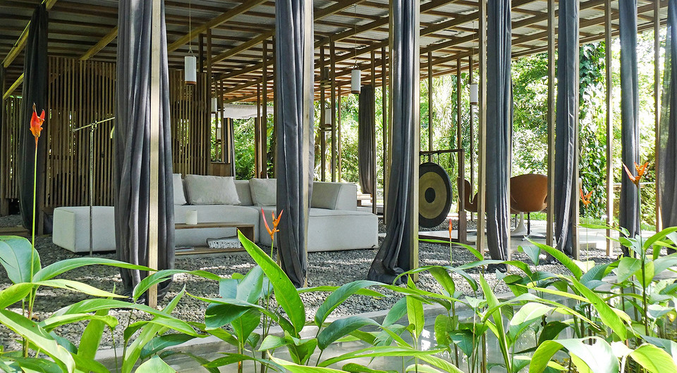 В джунглях Коста-Рики построили дом без стен для отдыха на природе