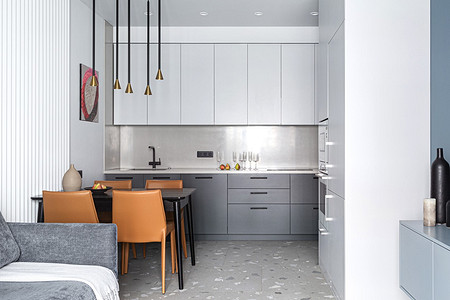 Светлый, но не скучный: интерьер для семьи с двумя детьми