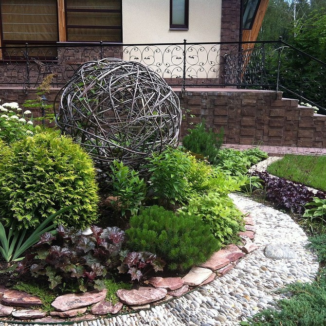 Круглая клумба в саду: советы по оформлению, идеи дизайна и готовые схемы (58 фото) 
