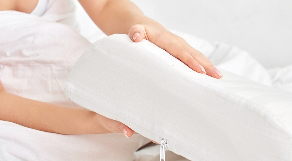 Как выбрать ортопедическую подушку: полезные советы и 10 лучших товаров для идеального сна Как выбрать ортопедическую подушку: полезные советы и 10 лучших товаров для идеального сна