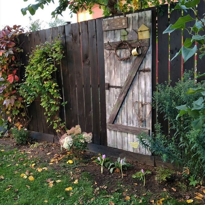 Как выбрать забор для частного дома: важные параметры и 7 лучших материалов (75 фото) 