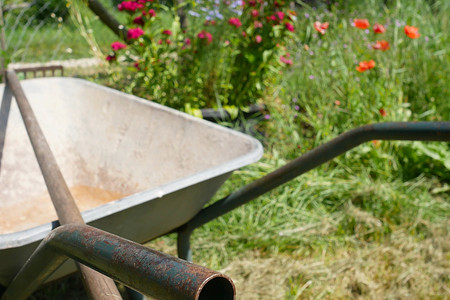 7 полезных вещей, которые вы успеете сделать на даче за выходные