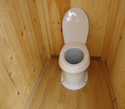 Как сделать и установить унитаз для отдельно стоящего дачного туалета