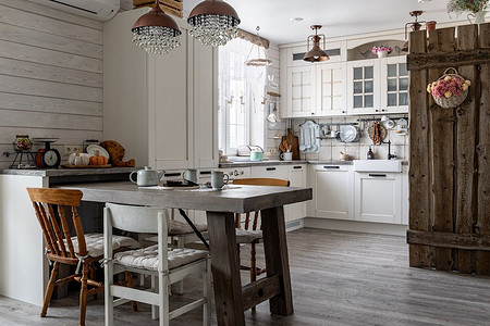 Такой квартиры вы еще не видели! Деревенский «дом» на 17-м этаже новостройки в Красноярске 