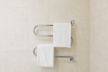 Водяной или электрический полотенцесушитель: что выбрать? Сравнение и советы