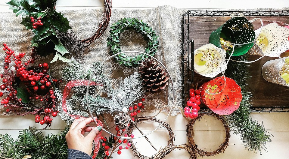 Новогодний венок своими руками: идеи, тренды-2025 и 7 пошаговых инструкций Новогодний венок своими руками: идеи, тренды-2025 и 7 пошаговых инструкций