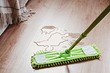 Как пользоваться шваброй с отжимом: инструкции для трех видов