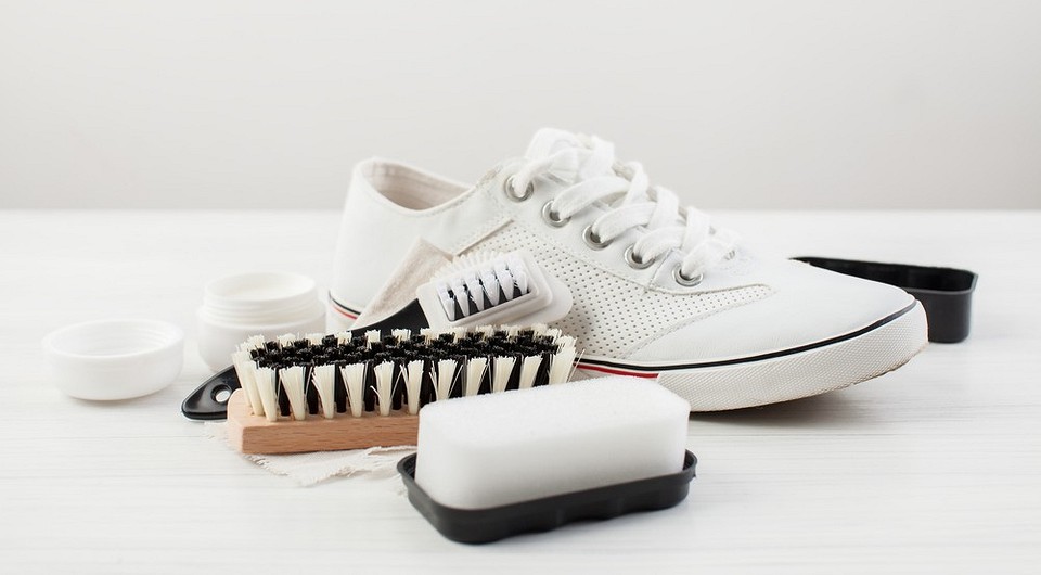 Как убрать черные полосы с обуви: 13 средств для разных материалов Как убрать черные полосы с обуви: 13 средств для разных материалов
