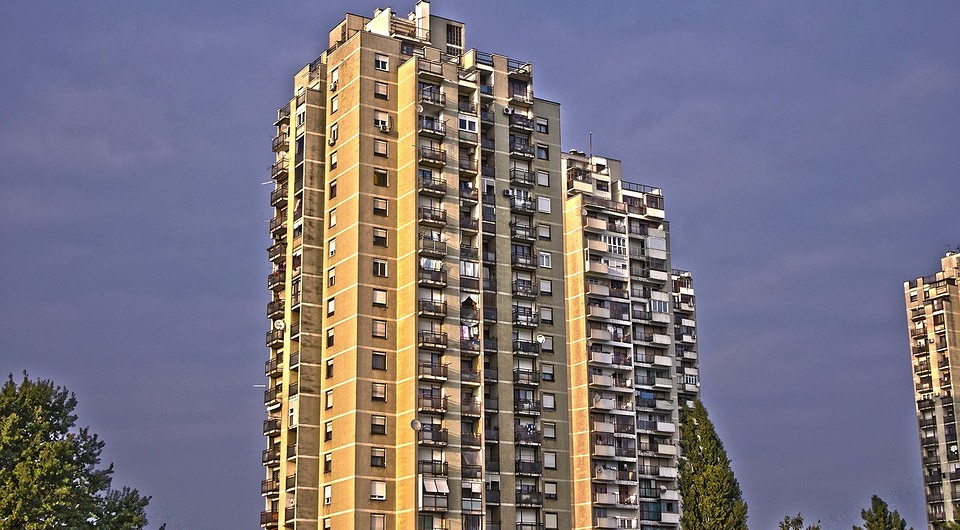 Будут ли сносить дом по адресу: как узнать сроки и что делать дальше?