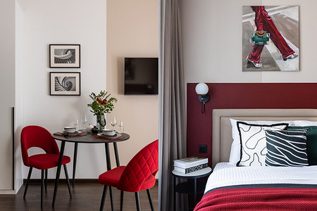 Яркая переделка квартиры с ремонтом от застройщика: студия 30 кв. м в Санкт-Петербурге (фото до и после)