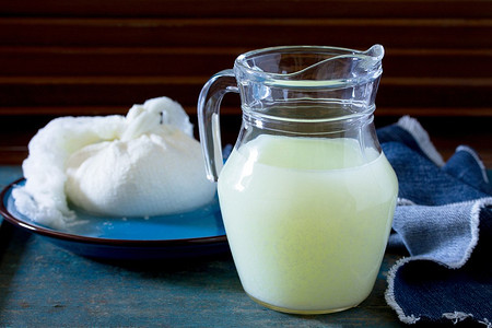 Полив огорода сывороткой: 5 вариантов применения, советы и правила