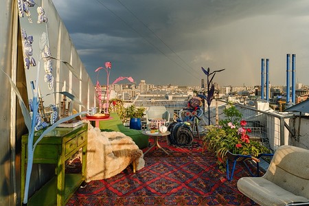 «Взяли что было. Без претензий»: как дизайнер оформила свою террасу в центре Москвы