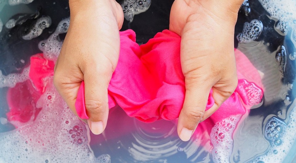 Как отстирать акриловую краску: 6 способов и перечисление средств