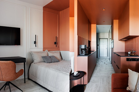 Такой студии вы еще не видели! Уместили все на 29 кв. м и создали яркий интерьер (фото до и после)