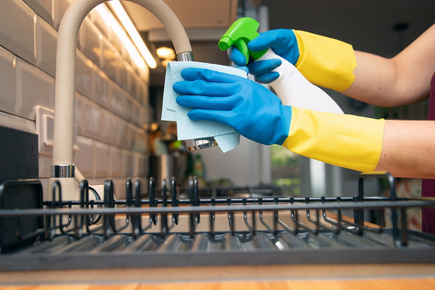 Сделают квартиру чище за 10 минут: 8 продуктивных дел для уборки