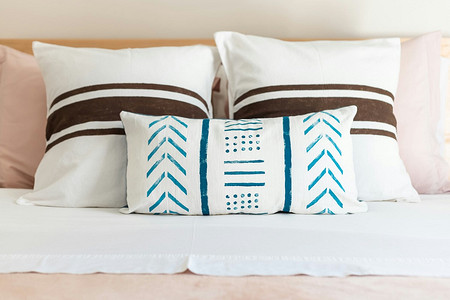 Как избавиться от клопов в матрасе: народные и магазинные средства