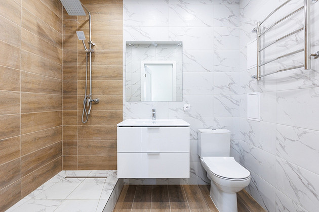 Белые насекомые в квартире: кто это и что делать