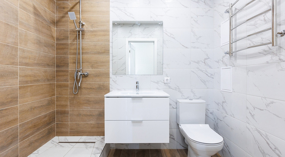 Белые насекомые в квартире: кто это и что делать