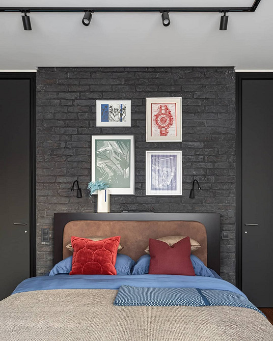 Кирпичная стена в интерьере: варианты применения, подходящие стили и 63 фото