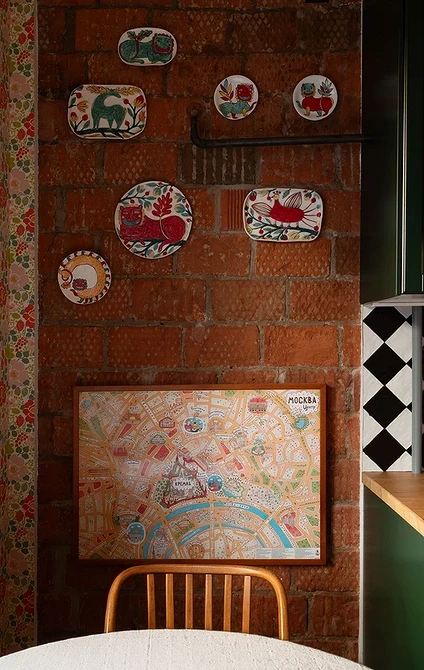 Кирпичная стена в интерьере: варианты применения, подходящие стили и 63 фото