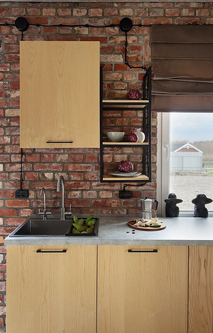 Кирпичная стена в интерьере: варианты применения, подходящие стили и 63 фото