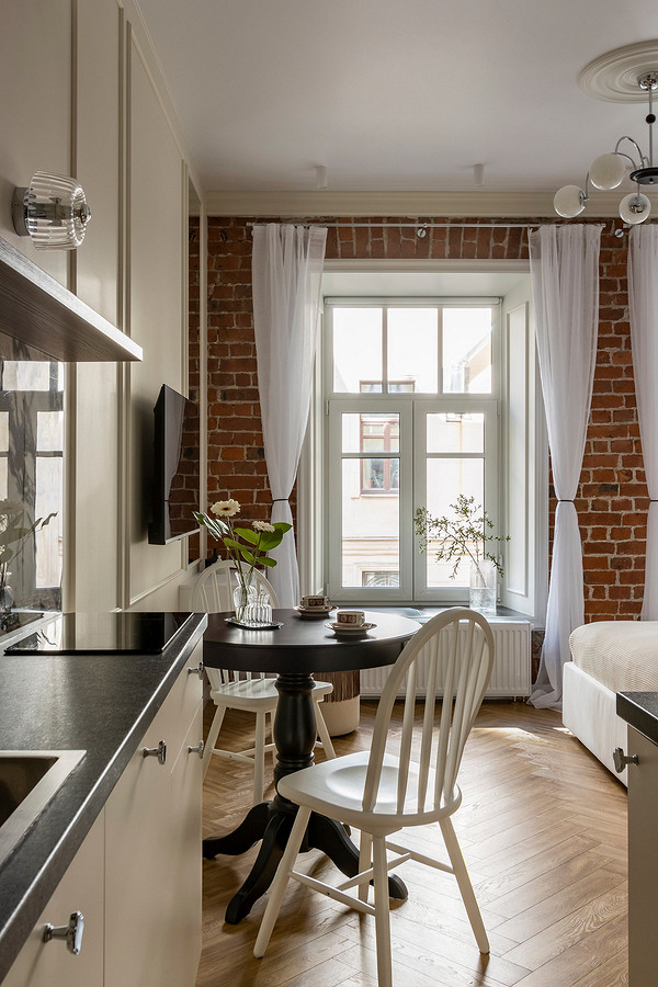 Кирпичная стена в интерьере: варианты применения, подходящие стили и 63 фото