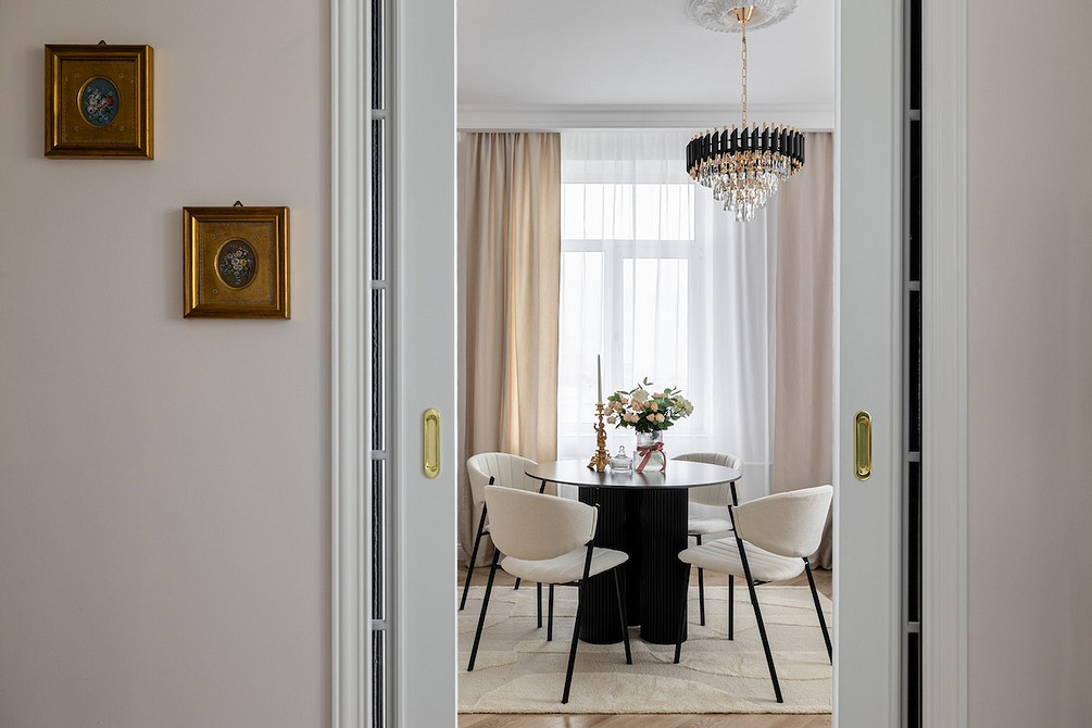 Это фантастика! Переделали двушку 50 кв. м в сталинке в центре Москвы (фото до и после вас удивят)