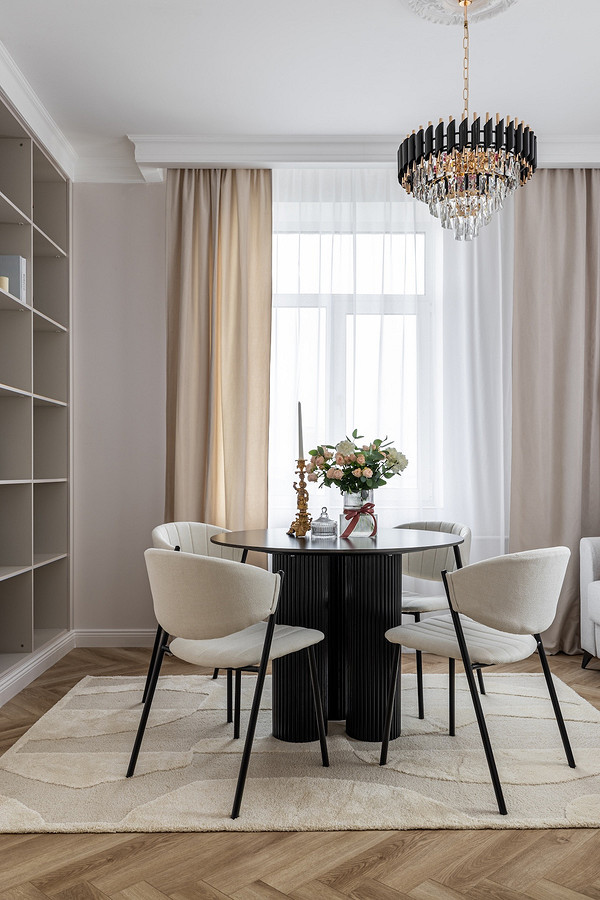 Это фантастика! Переделали двушку 50 кв. м в сталинке в центре Москвы (фото до и после вас удивят)