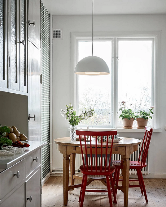 Обои на кухню-2026: подходящие материалы и цвета, тренды нового сезона (63 фото)