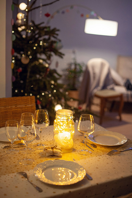 Как украсить квартиру и дом на Новый год 2026: красивые идеи и 67 фото