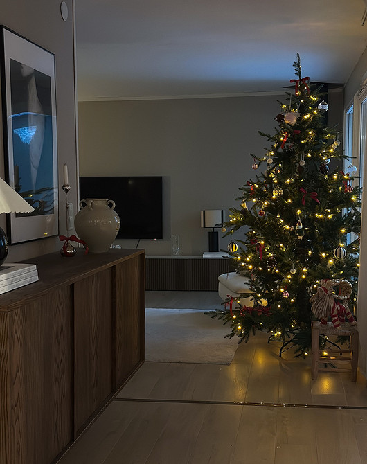 Как украсить квартиру и дом на Новый год 2026: красивые идеи и 67 фото