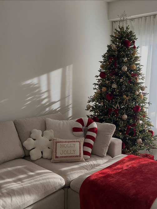 Как украсить квартиру и дом на Новый год 2026: красивые идеи и 67 фото