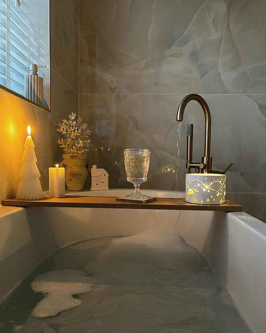 Как украсить квартиру и дом на Новый год 2026: красивые идеи и 67 фото