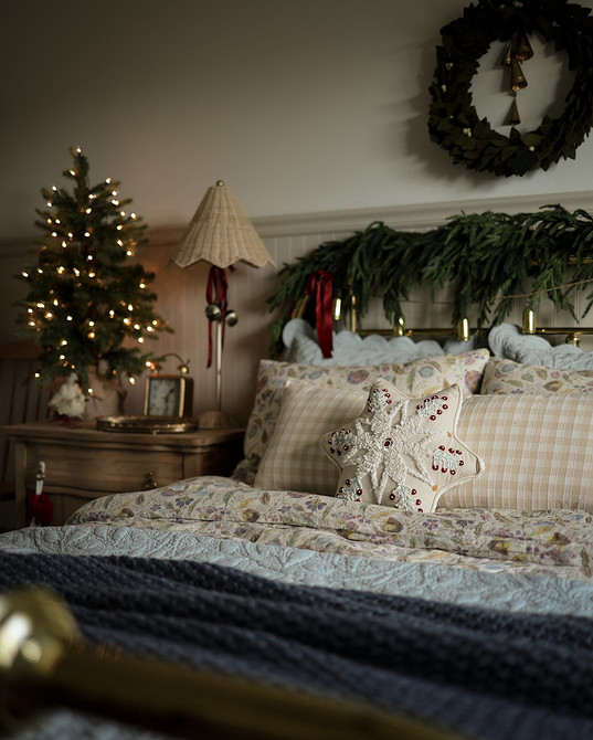 Как украсить квартиру и дом на Новый год 2026: красивые идеи и 67 фото