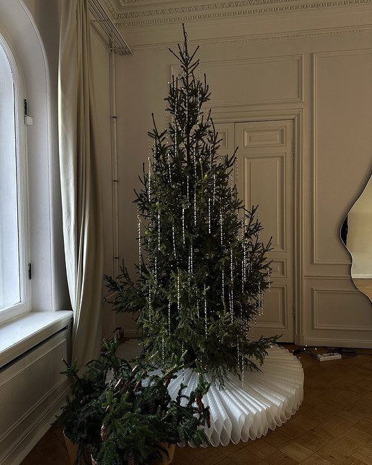 8 классных идей, чем заменить мишуру на елке