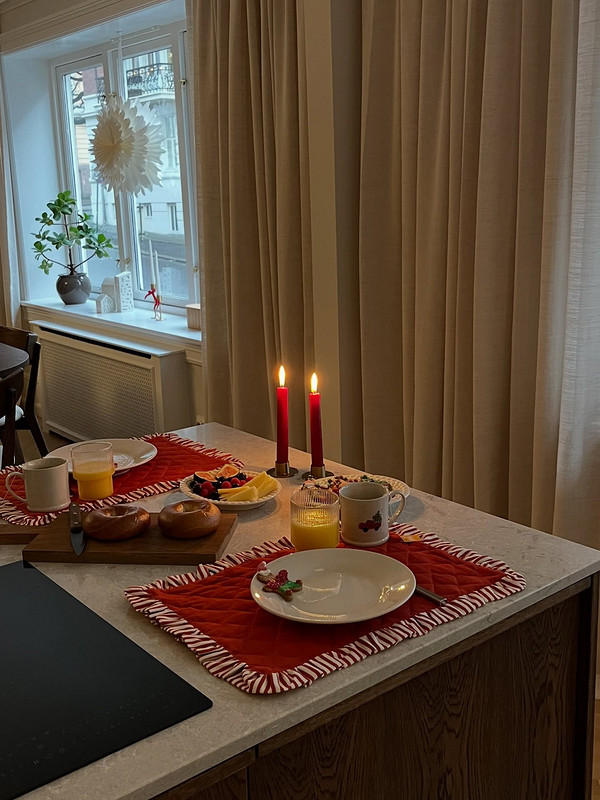 8 идей для украшения праздничного стола, которые легко повторить