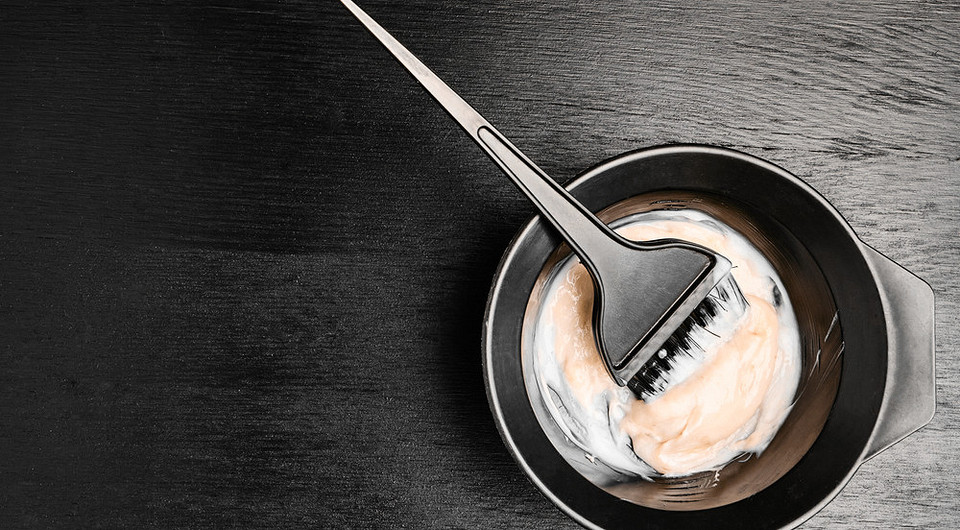 Чем отмыть краску для волос: с одежды, мебели и кожи