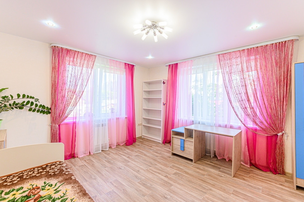 Тюль-2026: тренды и антитренды, советы по выбору и сочетанию (58 фото)