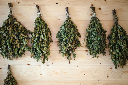 Как хранить веники для бани: подготовка и подходящие условия